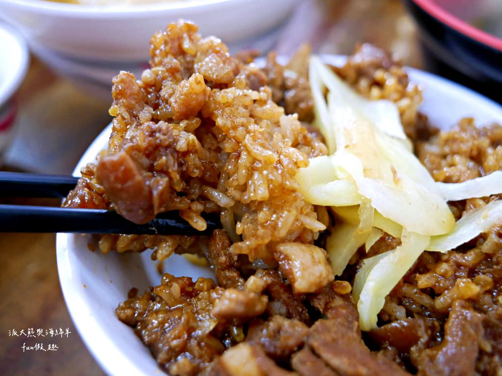 北港蔡三代筒仔米糕︱來自雲林北港三代手藝傳承，入榜2022、2023高雄米其林必比登推介，藏身在高雄愛河河畔的古早味在地人排隊美食!!!