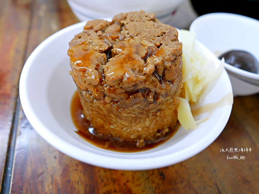 北港蔡三代筒仔米糕︱來自雲林北港三代手藝傳承，入榜2022、2023高雄米其林必比登推介，藏身在高雄愛河河畔的古早味在地人排隊美食!!!