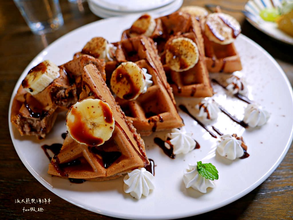 拾悅咖啡•Take Fun｜靜謐不限時的舒適空間，甜點與手沖咖啡的極致結合，來中興新村重拾喜悅並享受場輕工業風咖啡之旅！～111.3