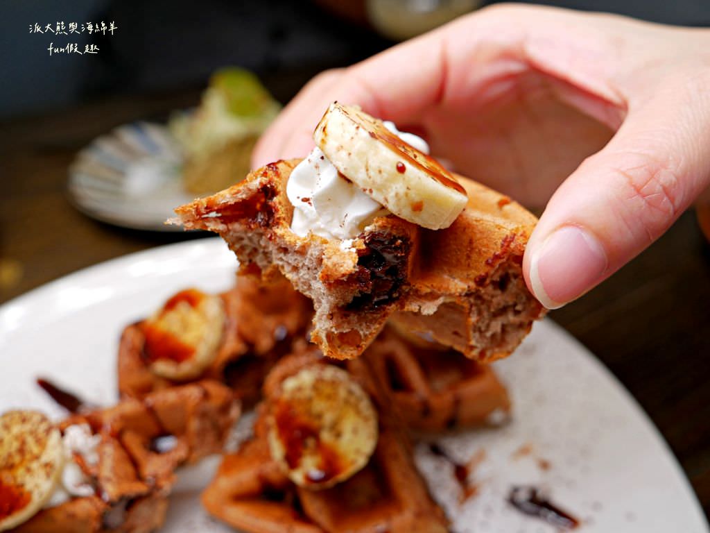 拾悅咖啡•Take Fun｜靜謐不限時的舒適空間，甜點與手沖咖啡的極致結合，來中興新村重拾喜悅並享受場輕工業風咖啡之旅！～111.3