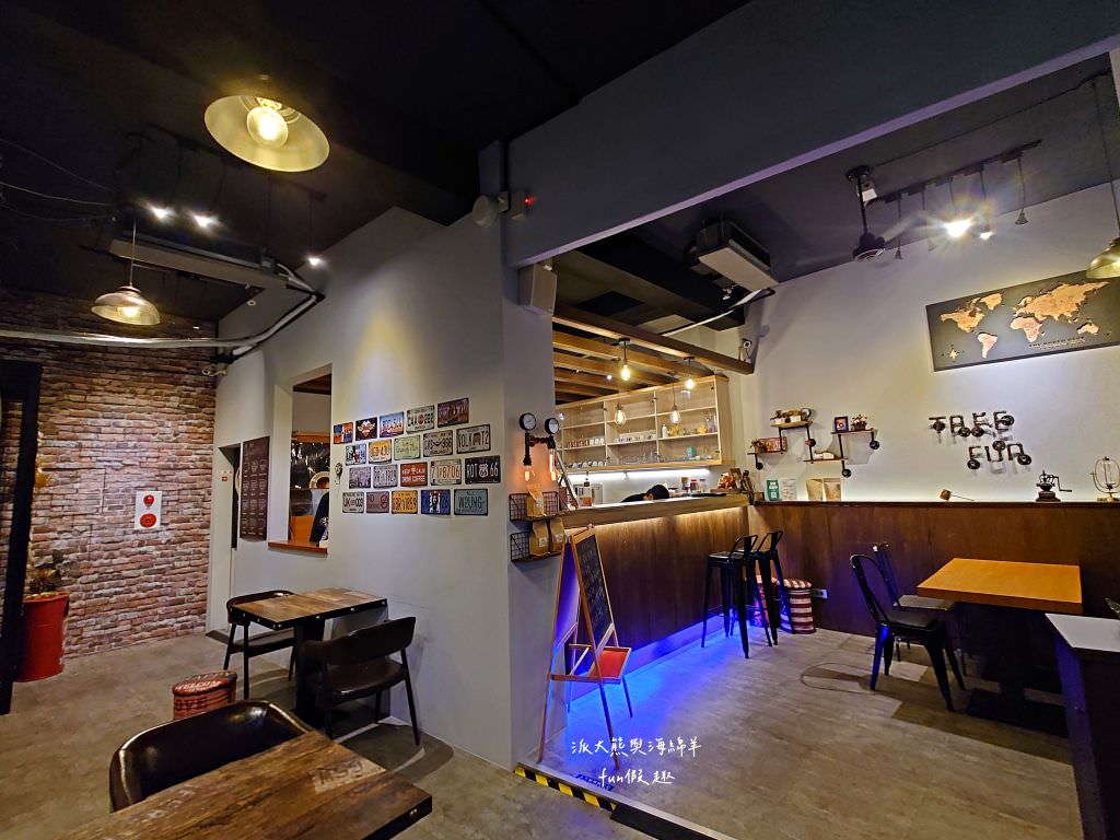 拾悅咖啡•Take Fun｜靜謐不限時的舒適空間，甜點與手沖咖啡的極致結合，來中興新村重拾喜悅並享受場輕工業風咖啡之旅！～111.3