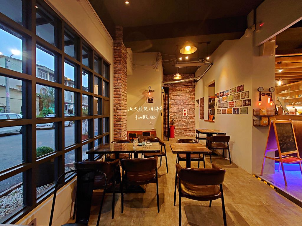 拾悅咖啡•Take Fun｜靜謐不限時的舒適空間，甜點與手沖咖啡的極致結合，來中興新村重拾喜悅並享受場輕工業風咖啡之旅！～111.3