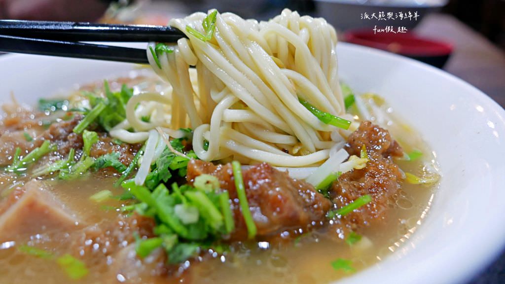 竹東排骨酥麵︱來新竹市區也能吃到竹東必吃美食排骨酥麵～開了3間店哦!
