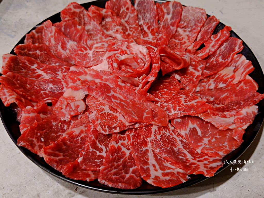 汕頭泉成沙茶火鍋中山總店︱連韓國瑜也難以抗拒的超過1甲子必吃高雄新興沙茶火鍋～創立於民國32年!