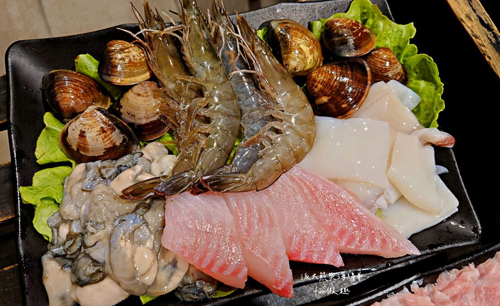 汕頭泉成沙茶火鍋中山總店︱連韓國瑜也難以抗拒的超過1甲子必吃高雄新興沙茶火鍋～創立於民國32年!