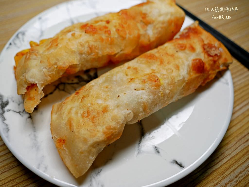 小米蛋餅︱南投市區必吃高CP值排隊隱藏版美食，外皮酥脆且醬汁獨特的手工蛋餅，以前可是每到下午3點開始就大排長龍啊～