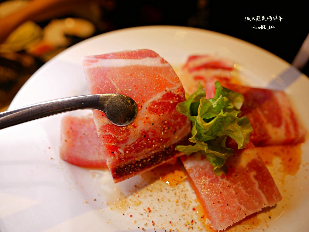 屋馬燒肉中友店︱臺中限定必吃的高性價比燒肉餐廳、讓人有賓至如歸般的優質服務，每到用餐時間必定大排人龍，在燒肉界可是有一席之地呢!～112