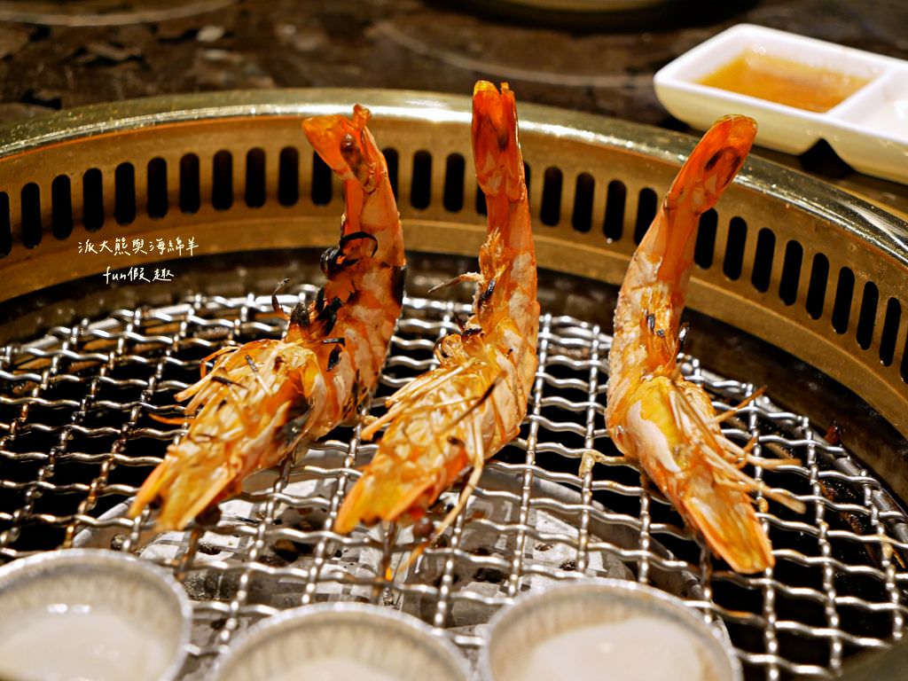 屋馬燒肉中友店︱臺中限定必吃的高性價比燒肉餐廳、讓人有賓至如歸般的優質服務，每到用餐時間必定大排人龍，在燒肉界可是有一席之地呢!～112