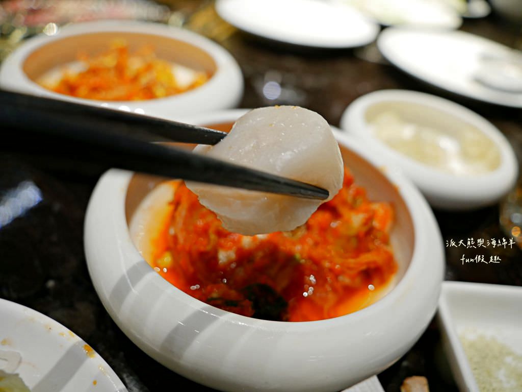 屋馬燒肉中友店︱臺中限定必吃的高性價比燒肉餐廳、讓人有賓至如歸般的優質服務，每到用餐時間必定大排人龍，在燒肉界可是有一席之地呢!～112