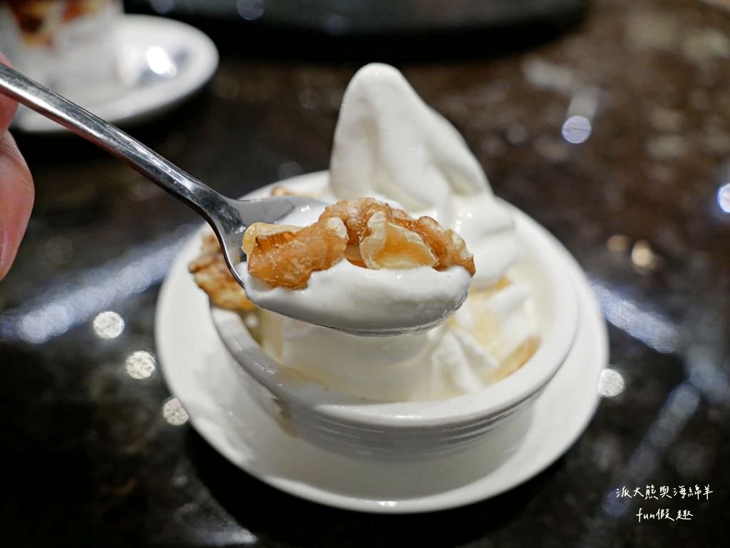 屋馬燒肉中友店︱臺中限定必吃的高性價比燒肉餐廳、讓人有賓至如歸般的優質服務，每到用餐時間必定大排人龍，在燒肉界可是有一席之地呢!～112