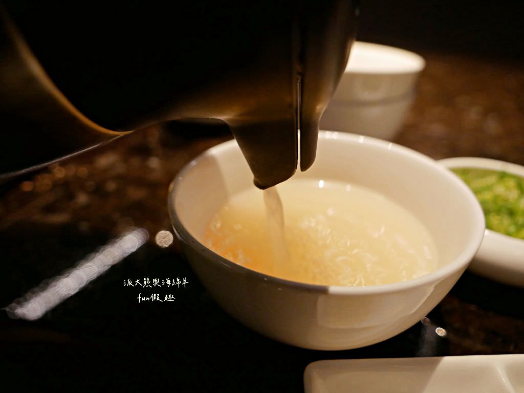 屋馬燒肉中友店︱臺中限定必吃的高性價比燒肉餐廳、讓人有賓至如歸般的優質服務，每到用餐時間必定大排人龍，在燒肉界可是有一席之地呢!～112