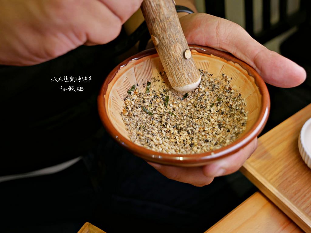 花旬定食HANA SHUN︱草屯最優質的日式豬排定食，來花旬品嚐酥脆炸物與美味甜點的絕妙組合，白飯、高麗菜絲、味噌湯均可免費續加～111.12開幕