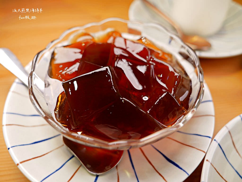 花旬定食HANA SHUN︱草屯最優質的日式豬排定食，來花旬品嚐酥脆炸物與美味甜點的絕妙組合，白飯、高麗菜絲、味噌湯均可免費續加～111.12開幕