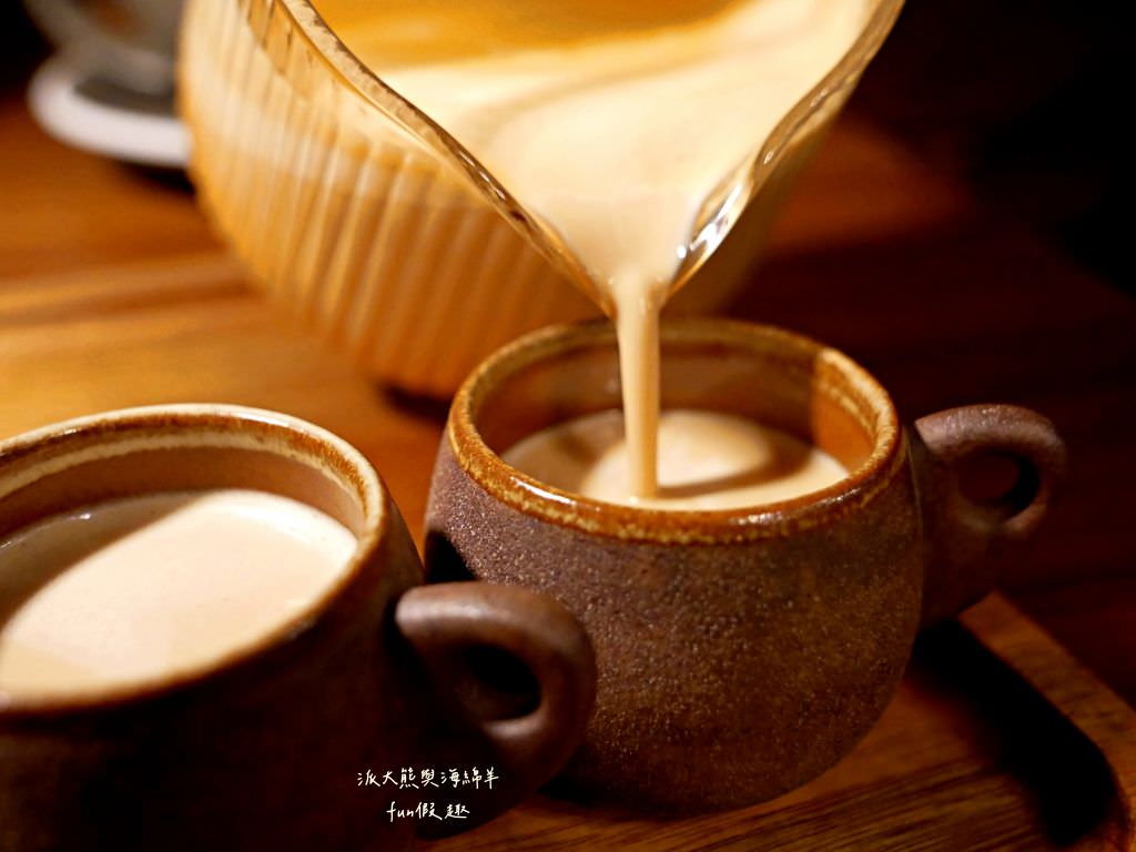 Lazy Cafe雷記咖啡︱綠意盎然的日式風格咖啡廳，享受鹿角蕨與手沖咖啡結合的完美空間，還能與可愛貓咪店長不期而遇!!!～112.4