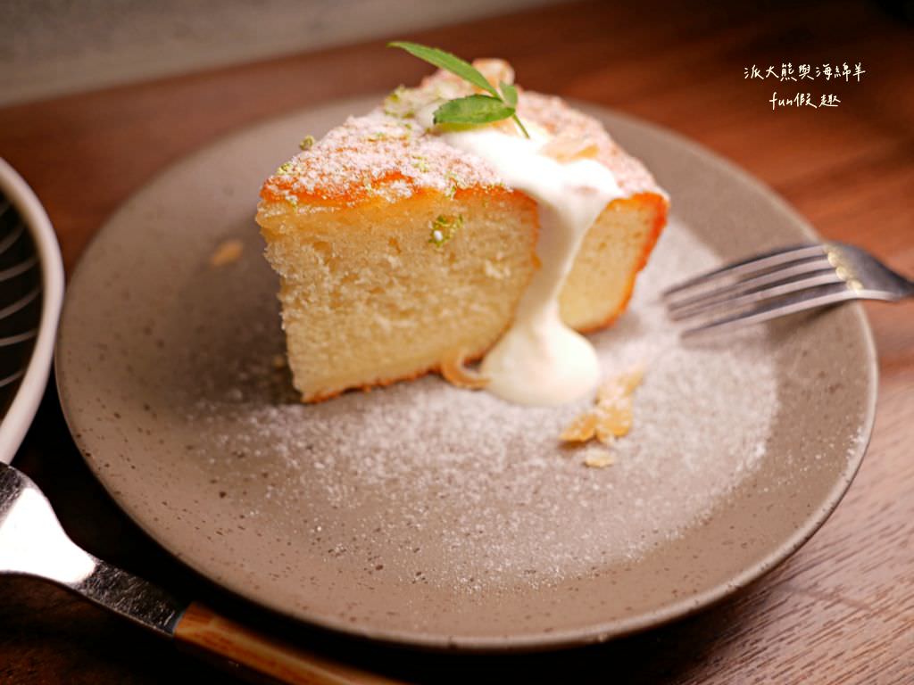 Lazy Cafe雷記咖啡︱綠意盎然的日式風格咖啡廳，享受鹿角蕨與手沖咖啡結合的完美空間，還能與可愛貓咪店長不期而遇!!!～112.4