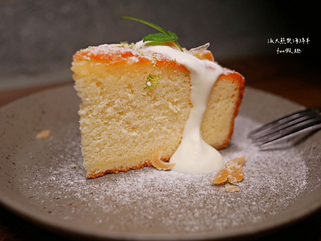 Lazy Cafe雷記咖啡︱綠意盎然的日式風格咖啡廳，享受鹿角蕨與手沖咖啡結合的完美空間，還能與可愛貓咪店長不期而遇!!!～112.4