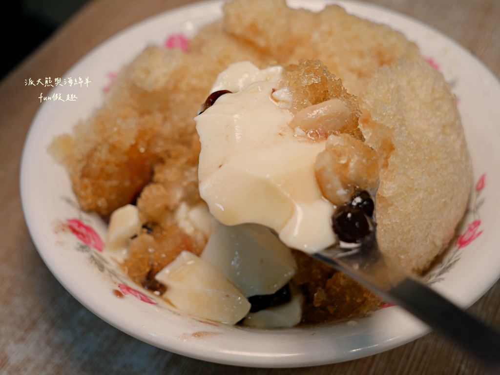 夜市老五、旺來傳統豆花、十二韻員林中正店︱跟著派大熊來一場彰化員林晚餐3美食快閃巡禮!!!晚餐甜點加飲品～