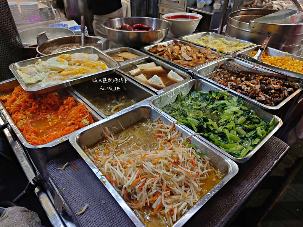 夜市老五、旺來傳統豆花、十二韻員林中正店︱跟著派大熊來一場彰化員林晚餐3美食快閃巡禮!!!晚餐甜點加飲品～