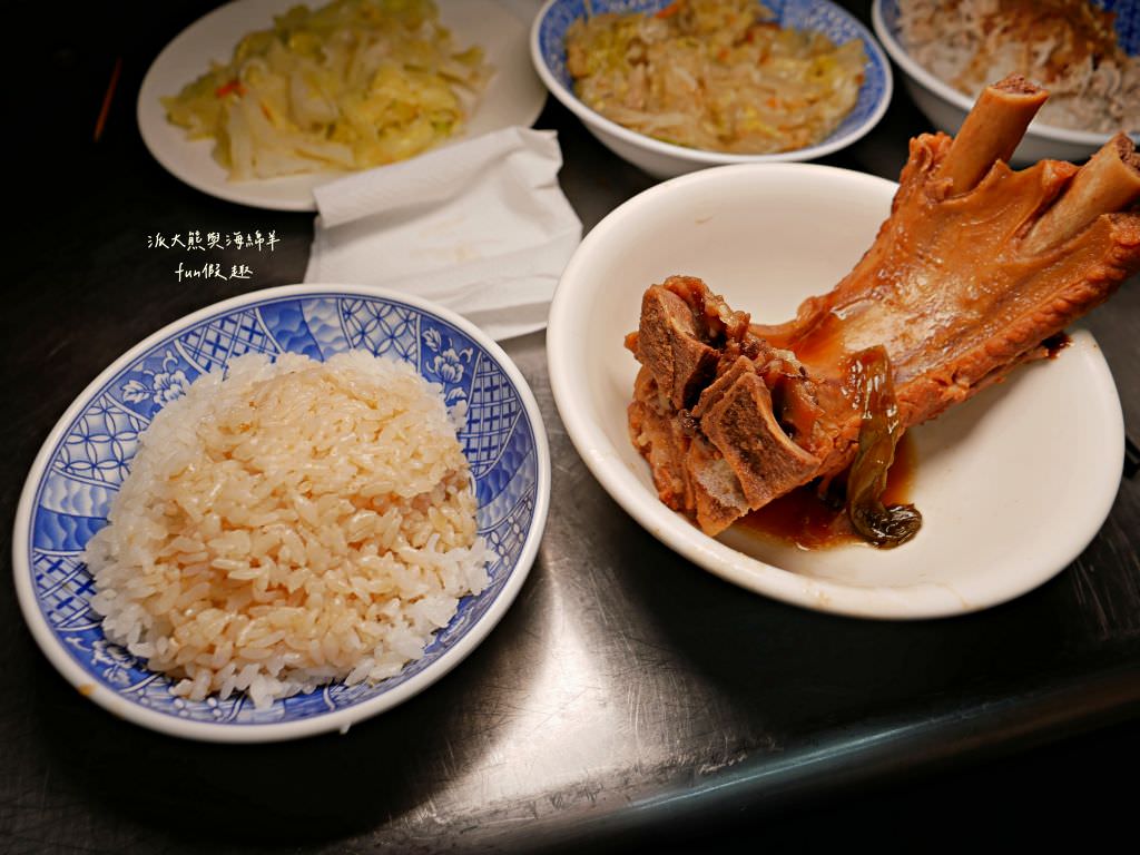 夜市老五、旺來傳統豆花、十二韻員林中正店︱跟著派大熊來一場彰化員林晚餐3美食快閃巡禮!!!晚餐甜點加飲品～