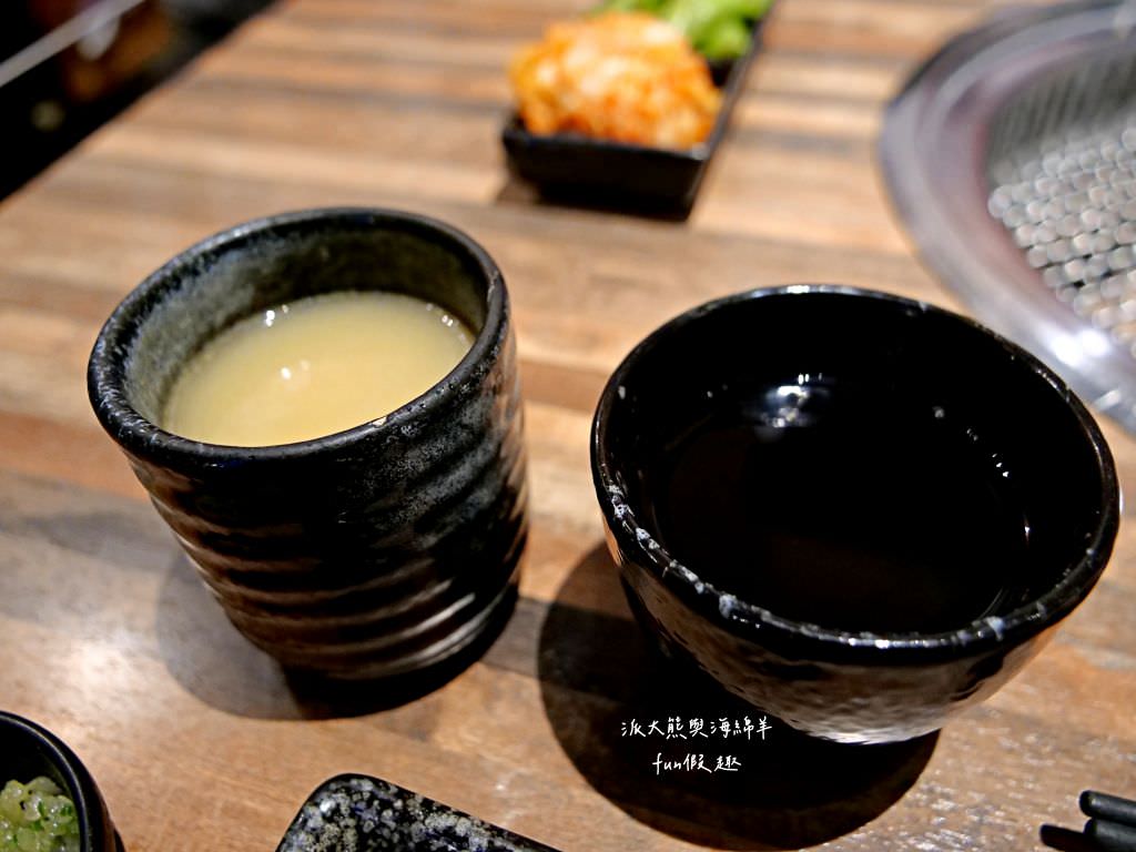 禪燒肉zen yakiniku︱探索中壢神秘巷弄，在百年牌樓建築的唯美玻璃屋，享受全程桌邊代烤!感受日本鹿兒島A5+及澳洲M9+等精緻和牛精緻饗宴，還有西班牙伊比利豬、櫻桃鴨、紐西蘭小羔羊及海鮮等其他非牛品項～