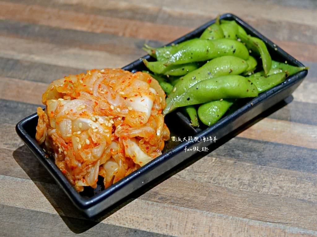 禪燒肉zen yakiniku︱探索中壢神秘巷弄，在百年牌樓建築的唯美玻璃屋，享受全程桌邊代烤!感受日本鹿兒島A5+及澳洲M9+等精緻和牛精緻饗宴，還有西班牙伊比利豬、櫻桃鴨、紐西蘭小羔羊及海鮮等其他非牛品項～