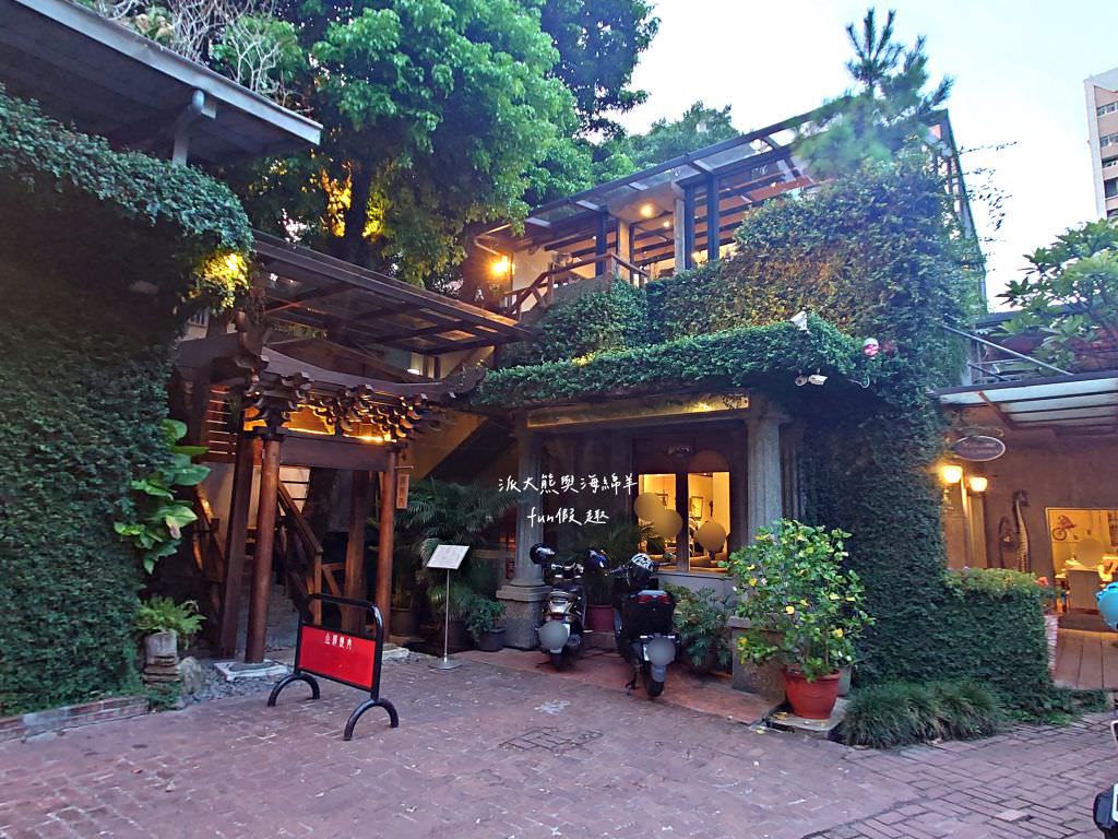 禪燒肉zen yakiniku︱探索中壢神秘巷弄，在百年牌樓建築的唯美玻璃屋，享受全程桌邊代烤!感受日本鹿兒島A5+及澳洲M9+等精緻和牛精緻饗宴，還有西班牙伊比利豬、櫻桃鴨、紐西蘭小羔羊及海鮮等其他非牛品項～