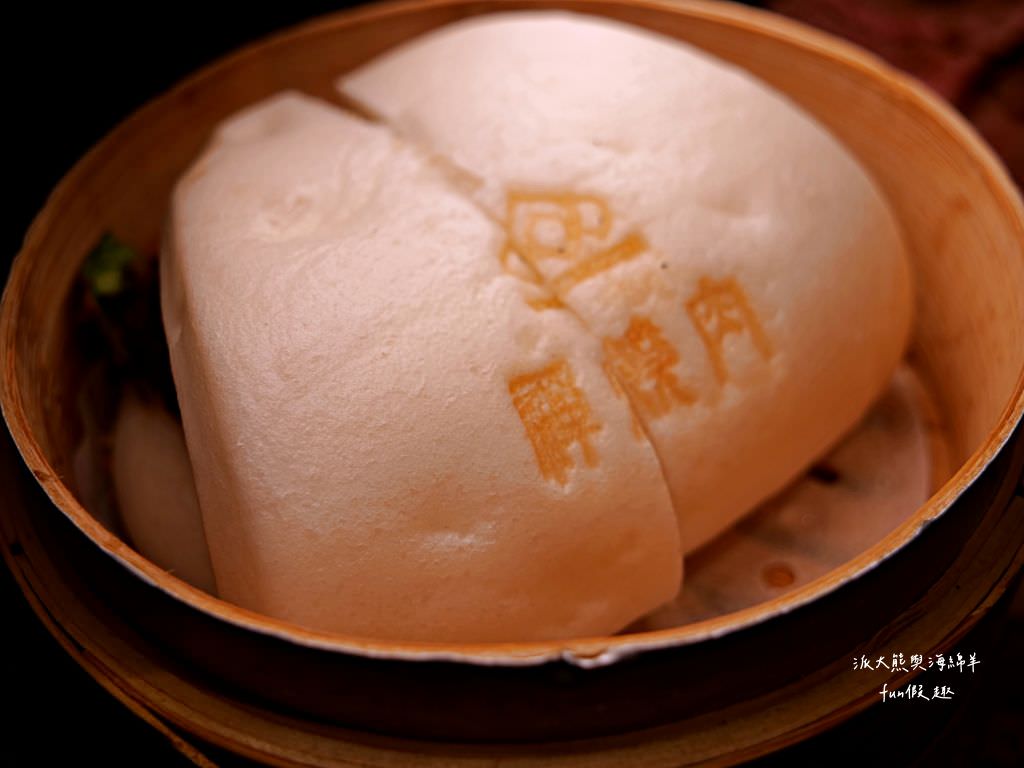 禪燒肉zen yakiniku︱探索中壢神秘巷弄，在百年牌樓建築的唯美玻璃屋，享受全程桌邊代烤!感受日本鹿兒島A5+及澳洲M9+等精緻和牛精緻饗宴，還有西班牙伊比利豬、櫻桃鴨、紐西蘭小羔羊及海鮮等其他非牛品項～