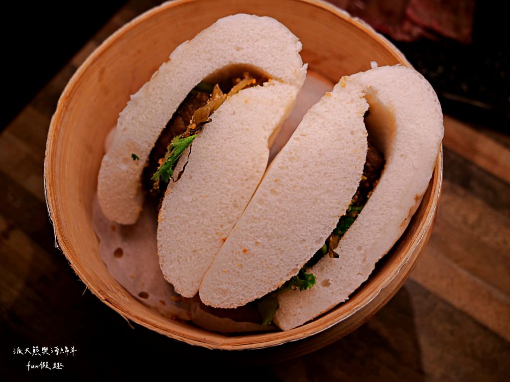 禪燒肉zen yakiniku︱探索中壢神秘巷弄，在百年牌樓建築的唯美玻璃屋，享受全程桌邊代烤!感受日本鹿兒島A5+及澳洲M9+等精緻和牛精緻饗宴，還有西班牙伊比利豬、櫻桃鴨、紐西蘭小羔羊及海鮮等其他非牛品項～