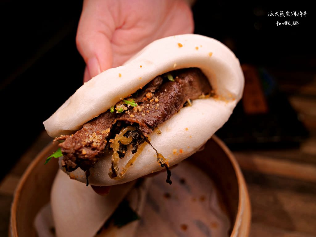 禪燒肉zen yakiniku︱探索中壢神秘巷弄，在百年牌樓建築的唯美玻璃屋，享受全程桌邊代烤!感受日本鹿兒島A5+及澳洲M9+等精緻和牛精緻饗宴，還有西班牙伊比利豬、櫻桃鴨、紐西蘭小羔羊及海鮮等其他非牛品項～
