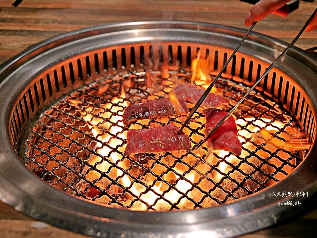 禪燒肉zen yakiniku︱探索中壢神秘巷弄，在百年牌樓建築的唯美玻璃屋，享受全程桌邊代烤!感受日本鹿兒島A5+及澳洲M9+等精緻和牛精緻饗宴，還有西班牙伊比利豬、櫻桃鴨、紐西蘭小羔羊及海鮮等其他非牛品項～