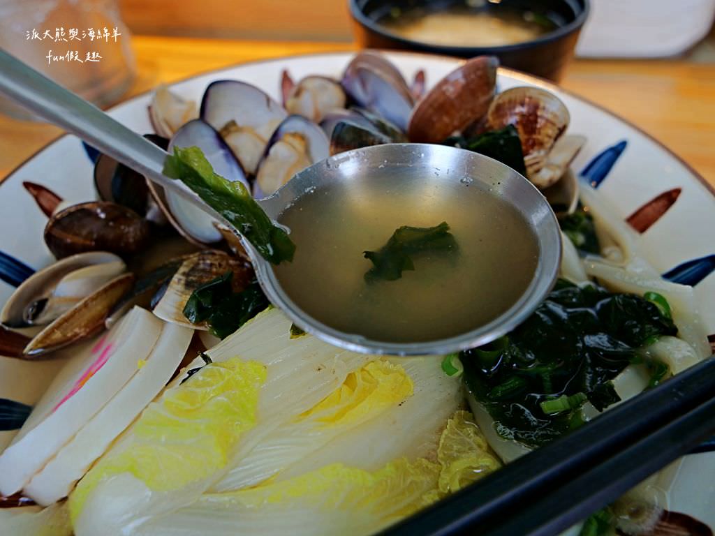 唐元食事︱南投中興新村光明市場裡竟然藏著神祕日式丼飯與咖哩飯,老闆全身散發職人氣場,真材實料且物美價廉讓人超滿足!!!派大熊心中草屯中興咖哩第1名~ - 第27張圖 唐元食事︱南投中興新村光明市場裡竟然藏著神祕日式丼飯與咖哩飯,老闆全身散發職人氣場,真材實料且物美價廉讓人超滿足!!!派大熊心中草屯中興咖哩第1名~