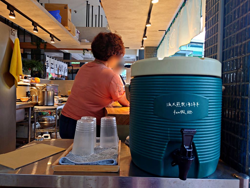 唐元食事︱南投中興新村光明市場裡竟然藏著神祕日式丼飯與咖哩飯,老闆全身散發職人氣場,真材實料且物美價廉讓人超滿足!!!派大熊心中草屯中興咖哩第1名~ - 第5張圖 唐元食事︱南投中興新村光明市場裡竟然藏著神祕日式丼飯與咖哩飯,老闆全身散發職人氣場,真材實料且物美價廉讓人超滿足!!!派大熊心中草屯中興咖哩第1名~