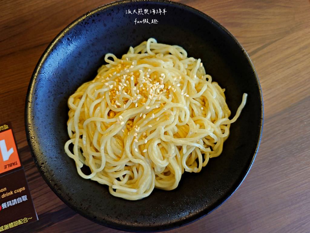 甲拉麵-復興大智店︱鄰近臺中後火車站與大魯閣新時代購物中心，路邊轉角充滿屋台風情的平價日式拉麵，口味眾多更可以免費續麵1次!!!