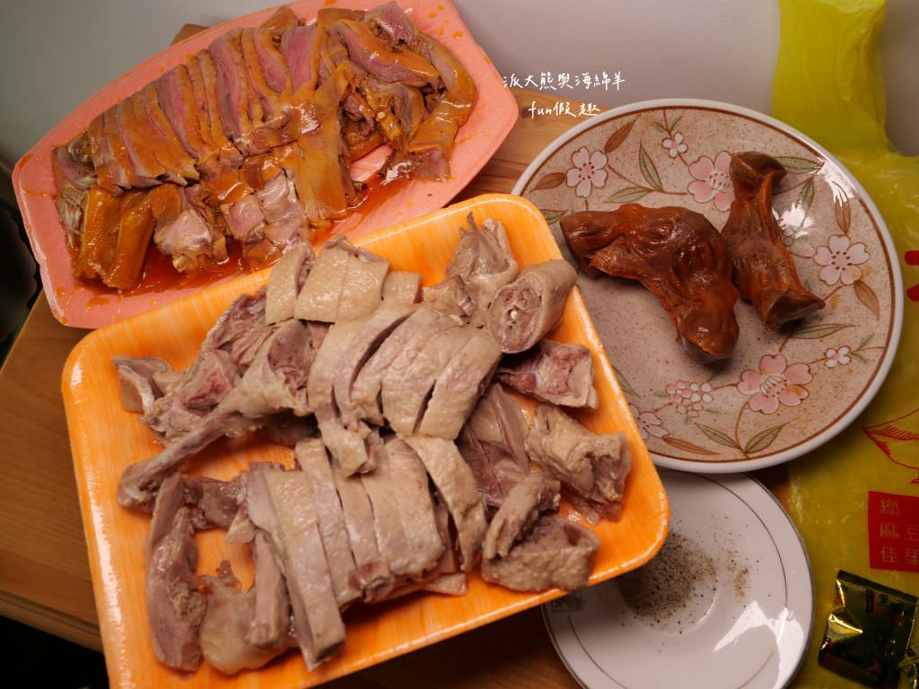 下營大支燻茶鵝油雞︱在學甲也能吃到下營特產香噴噴燻茶鵝，吮指回味樂無窮，還有醉鵝、油雞、甘蔗雞、鴨翅、鴨舌等各種拼盤，每日新鮮製作限量供應，想買記得趁早!!!