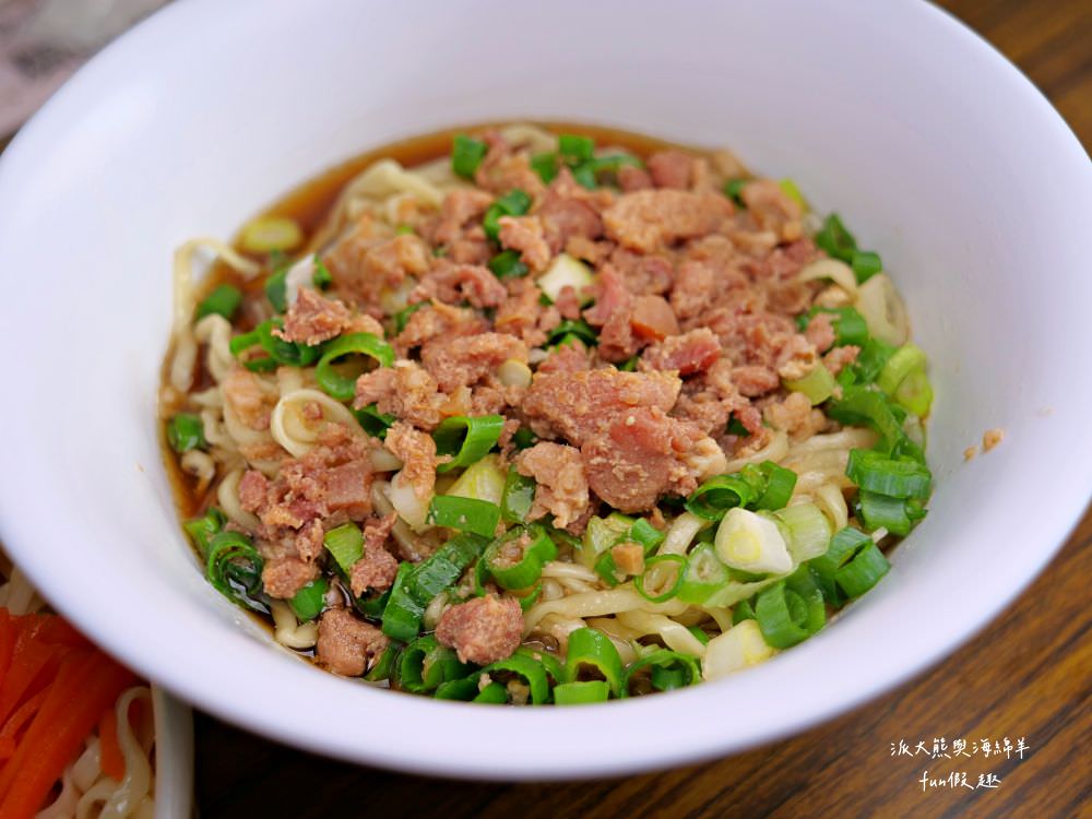友德意麵︱南投市公有零售市場騎樓必吃在地美食,曾經榮獲美食金牌獎,飄香屹立超過50年的南投意麵,搭配獨家特製辣醬味道更美味~ - 第14張圖 友德意麵︱南投市公有零售市場騎樓必吃在地美食,曾經榮獲美食金牌獎,飄香屹立超過50年的南投意麵,搭配獨家特製辣醬味道更美味~
