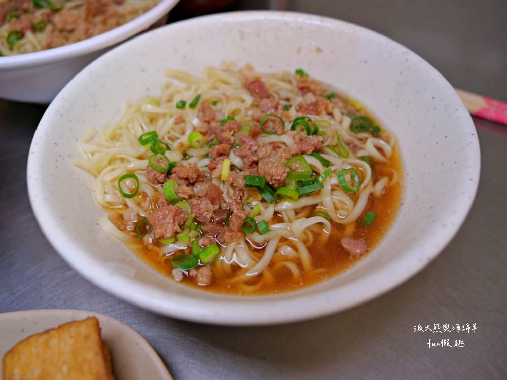 阿章意麵︱派大熊朝聖南投菜市場裡的南投意麵王!!!第三屆500碗2碗評鑑~不只招牌意麵超棒,魯肉飯與油豆腐也都在水準之上,在地飄香逾50年的樸實好滋味~ - 第13張圖 阿章意麵︱派大熊朝聖南投菜市場裡的南投意麵王!!!第三屆500碗2碗評鑑~不只招牌意麵超棒,魯肉飯與油豆腐也都在水準之上,在地飄香逾50年的樸實好滋味~