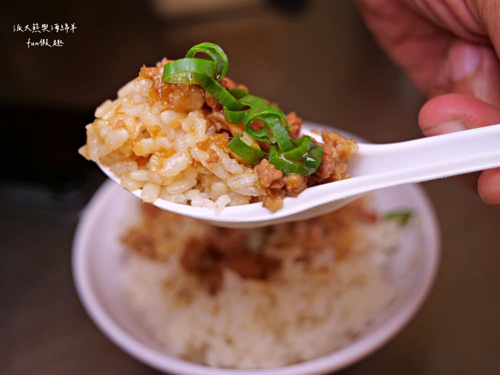 阿章意麵︱派大熊朝聖南投菜市場裡的南投意麵王!!!第三屆500碗2碗評鑑~不只招牌意麵超棒,魯肉飯與油豆腐也都在水準之上,在地飄香逾50年的樸實好滋味~ - 第18張圖 阿章意麵︱派大熊朝聖南投菜市場裡的南投意麵王!!!第三屆500碗2碗評鑑~不只招牌意麵超棒,魯肉飯與油豆腐也都在水準之上,在地飄香逾50年的樸實好滋味~