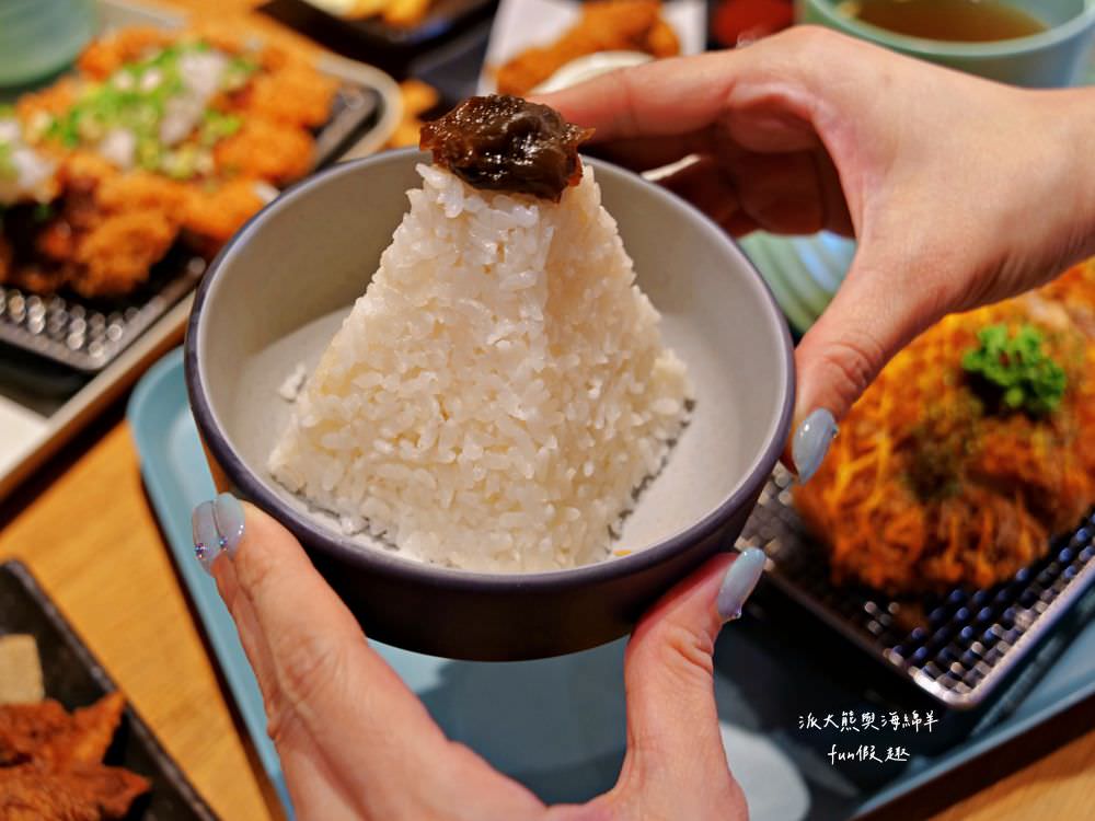 三筋-南投1號店︱草屯戀冬之夜，今年聖誕就相約三筋南投1號店尋找寶石戒指，品味爆滿起司焗烤豬排、草莓鬆餅、草莓提拉米蘇等期間限定餐點，享受最浪漫的莓好食刻!!@合作體驗