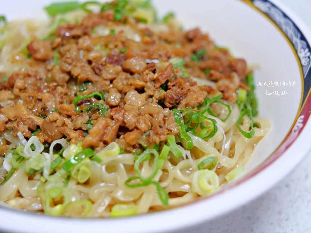 源振發製麵廠南投意麵︱在南投公有菜市場邂逅南投意麵起源地，品嚐傳承逾百年經典不敗的在地美食!遵循古法製作的南投意麵生麵條，更是探訪南投市必買伴手禮!!!營業到晚上6點唷～