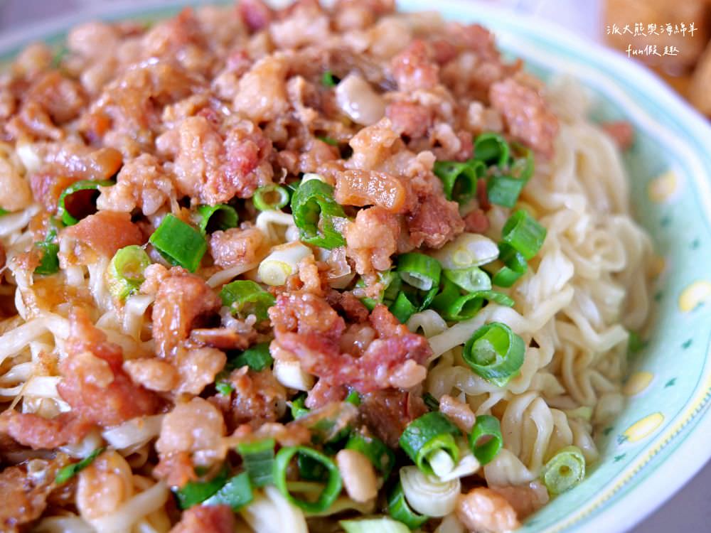 葉家意麵老店-南陽店︱屹立南投市南陽市場數十年的南投意麵，餐點美味份量大，是充滿在地特色的傳統日常早午餐～位址是921重建後，葉家意麵有2家，目前連孫輩都也在幫忙囉!