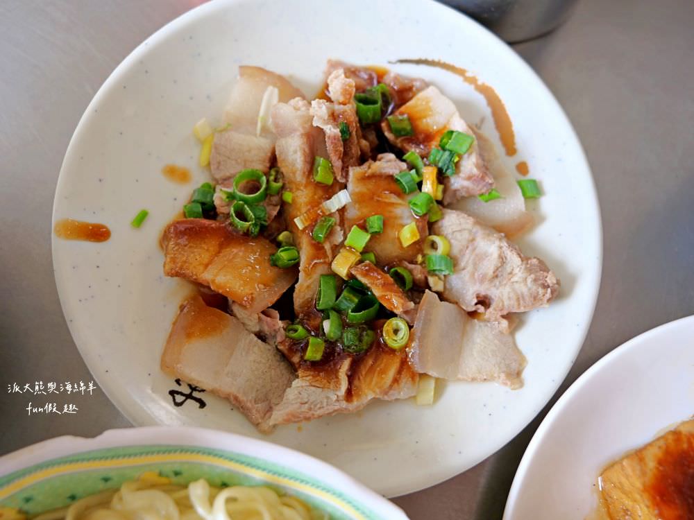 葉家意麵老店-南陽店︱屹立南投市南陽市場數十年的南投意麵，餐點美味份量大，是充滿在地特色的傳統日常早午餐～位址是921重建後，葉家意麵有2家，目前連孫輩都也在幫忙囉!