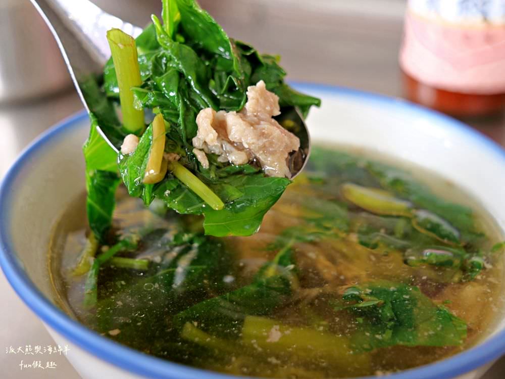 葉家意麵老店-南陽店︱屹立南投市南陽市場數十年的南投意麵，餐點美味份量大，是充滿在地特色的傳統日常早午餐～位址是921重建後，葉家意麵有2家，目前連孫輩都也在幫忙囉!