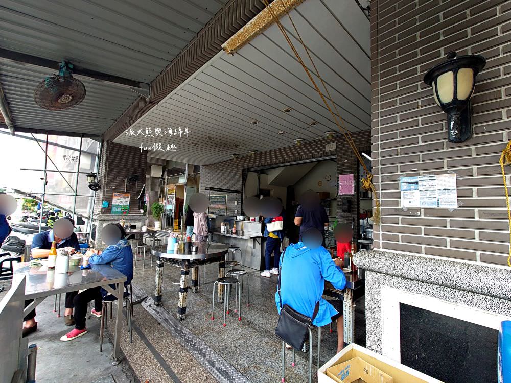 葉家意麵老店-南陽店︱屹立南投市南陽市場數十年的南投意麵，餐點美味份量大，是充滿在地特色的傳統日常早午餐～位址是921重建後，葉家意麵有2家，目前連孫輩都也在幫忙囉!