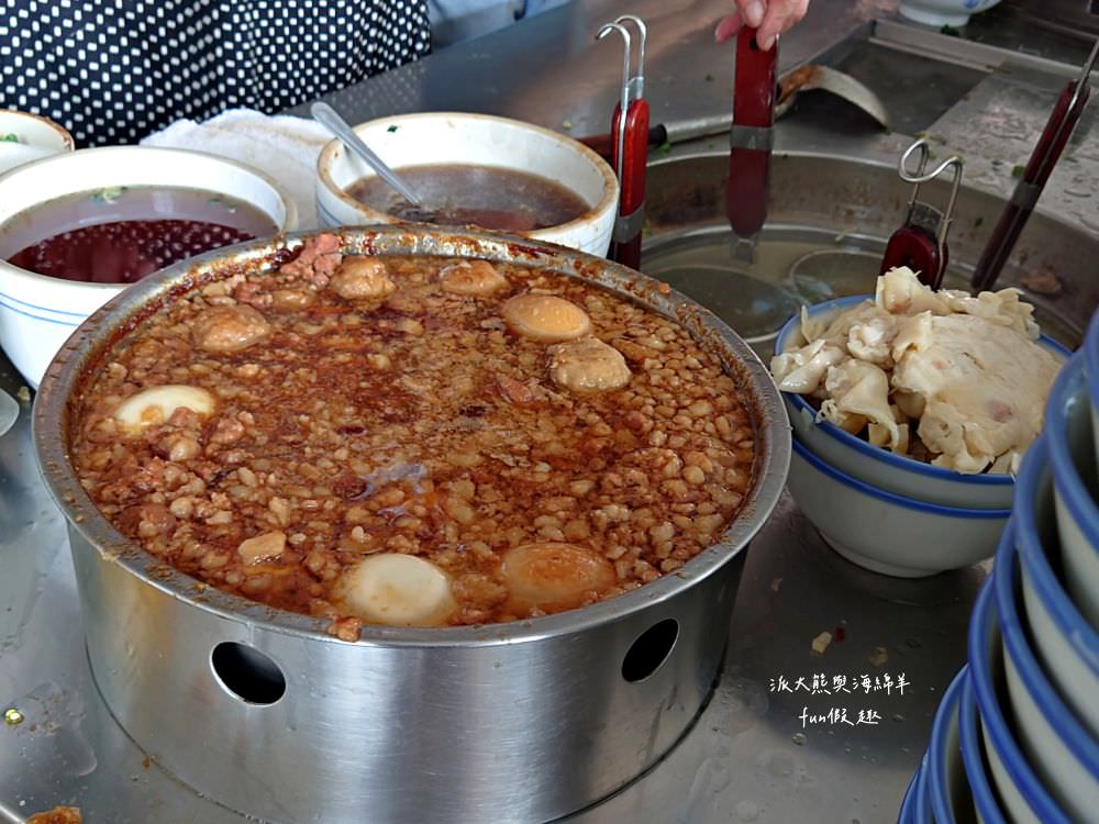 葉家意麵老店-南陽店︱屹立南投市南陽市場數十年的南投意麵，餐點美味份量大，是充滿在地特色的傳統日常早午餐～位址是921重建後，葉家意麵有2家，目前連孫輩都也在幫忙囉!