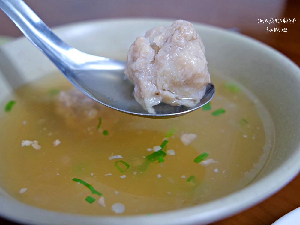阿財意麵︱晚間限定的老字號南投意麵店，來碗南投意麵搭配祖傳肉丸，香濃簡樸好滋味無法擋～當然還有每日限量滷肉飯、豬皮、舌邊肉及骨頭肉都是不可錯過必點美食!!! 晚上5點開始營業!