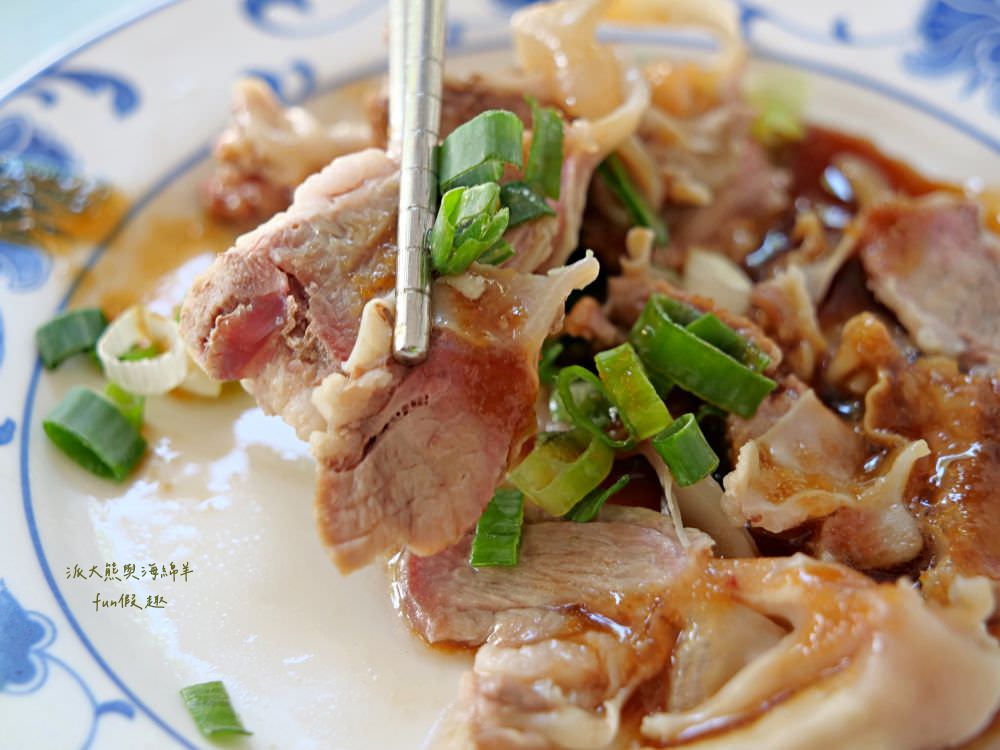 圓環意麵︱南投市中心圓環不可錯過的在地美食,南投意麵與肉湯的絕佳組合很可以! 在地鐵粉很支持,每到用餐時間總是人潮滿滿啊!! 內用找座位,外帶請排隊~早上6點開始營業! - 第28張圖 圓環意麵︱南投市中心圓環不可錯過的在地美食,南投意麵與肉湯的絕佳組合很可以! 在地鐵粉很支持,每到用餐時間總是人潮滿滿啊!! 內用找座位,外帶請排隊~早上6點開始營業!