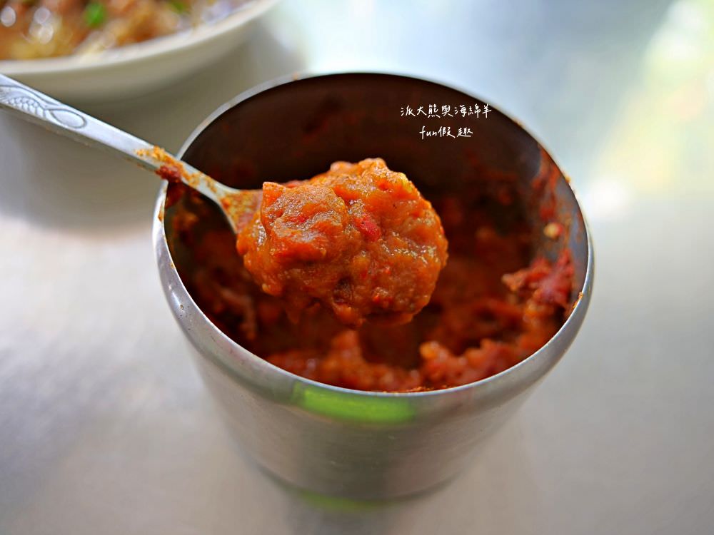 圓環意麵︱南投市中心圓環不可錯過的在地美食,南投意麵與肉湯的絕佳組合很可以! 在地鐵粉很支持,每到用餐時間總是人潮滿滿啊!! 內用找座位,外帶請排隊~早上6點開始營業! - 第11張圖 圓環意麵︱南投市中心圓環不可錯過的在地美食,南投意麵與肉湯的絕佳組合很可以! 在地鐵粉很支持,每到用餐時間總是人潮滿滿啊!! 內用找座位,外帶請排隊~早上6點開始營業!