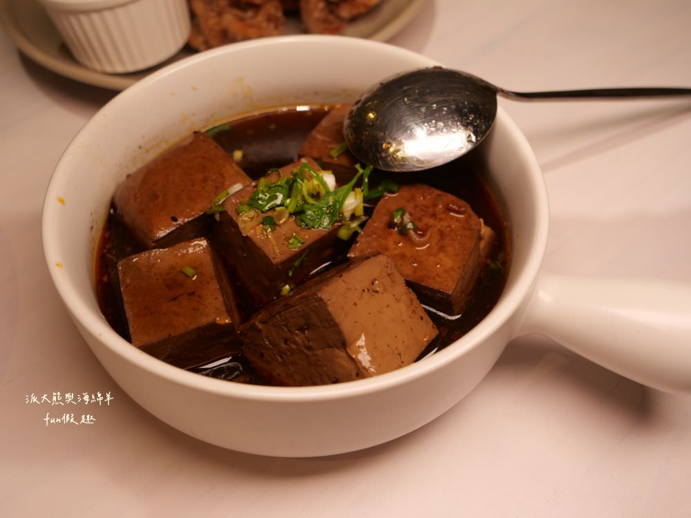 SS65醬湯研究院︱草屯絕美貨櫃屋美食再+1，精心燉煮5種口味秘製老火湯&主廚限定早午餐及特餐，搭配多項獨家特調醬汁，讓人從早到晚都吃不膩，好吃好看又好拍!!!（原姚吱吱秘制老火湯麻辣燙）～