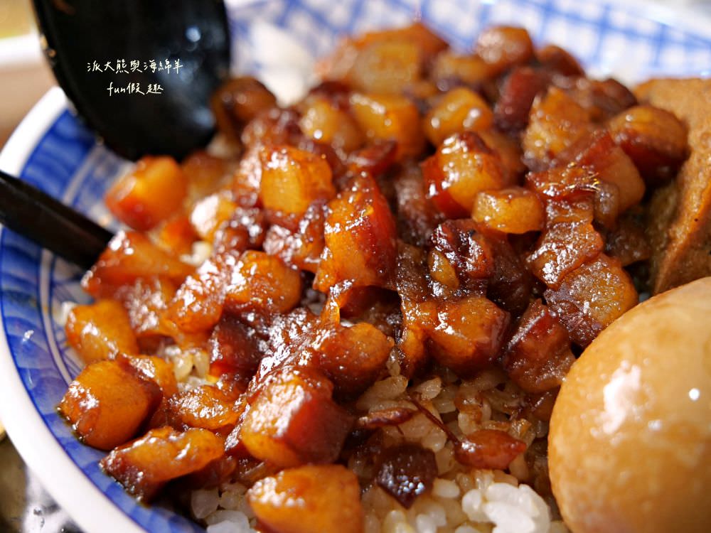 林記飯館-草屯店︱草屯明賢街平價古早味小吃，老闆精心調配國民美食滷肉飯，肥瘦口味任君挑選，搭配暖胃飄香燉盅湯品及精緻滷味小菜，構築簡單樸實在地好滋味～@合作體驗