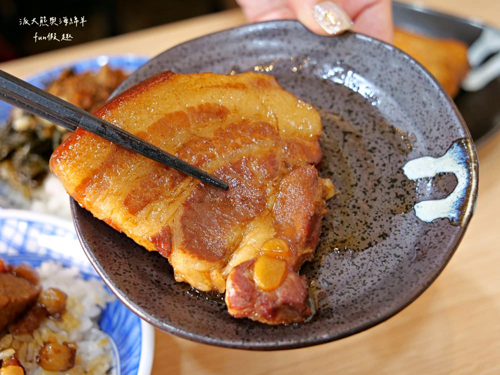 林記飯館-草屯店︱草屯明賢街平價古早味小吃，老闆精心調配國民美食滷肉飯，肥瘦口味任君挑選，搭配暖胃飄香燉盅湯品及精緻滷味小菜，構築簡單樸實在地好滋味～@合作體驗